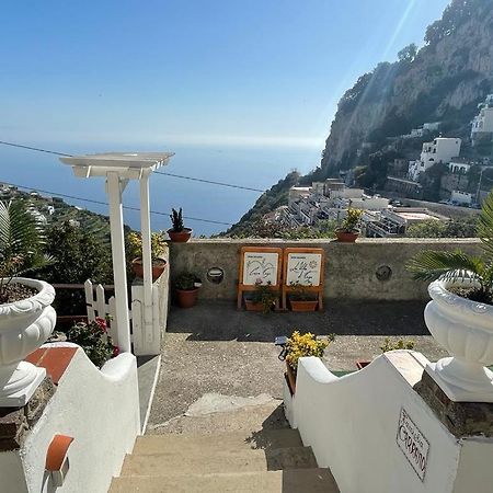 La Villa Di Enzo Casa Vacanze Con Vista Mare อามาลฟี ภายนอก รูปภาพ