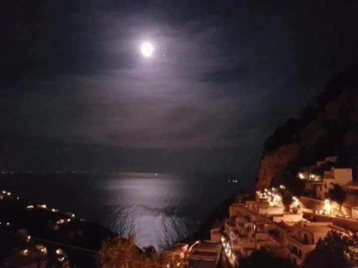 La Villa Di Enzo Casa Vacanze Con Vista Mare อามาลฟี ภายนอก รูปภาพ