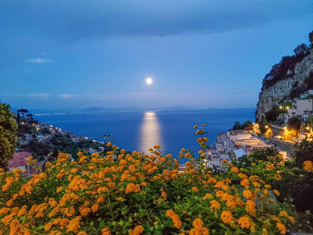 La Villa Di Enzo Casa Vacanze Con Vista Mare อามาลฟี ภายนอก รูปภาพ